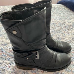 Bass black boots